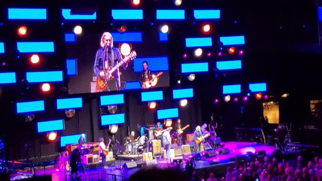 Joe Walsh, Vince Gill "Rocky Mountain Way" Crossroads Guitar Festival Dallas 9-21 2019 смотреть онлайн