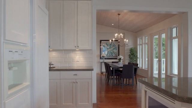 Hampton Beach House on Bowen Island | $3.19 Million смотреть онлайн