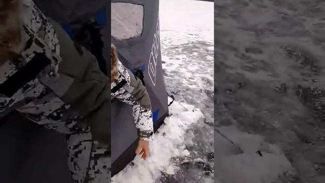 Ice fishing смотреть онлайн