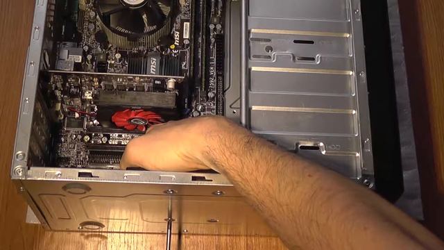 Build a HTPC in 10 Minutes From Old Hardware смотреть онлайн
