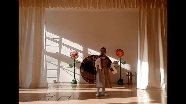 Ячковская Эмилия (8 лет) Стихи Т. Нестеровой, музыка П. Плаксина "Зимушка-зима" смотреть онлайн