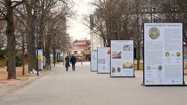 Český král Jiří z Poděbrad - 550. výročí úmrtí / 601. výročí narození krále Jiřího z Poděbrad смотреть онлайн