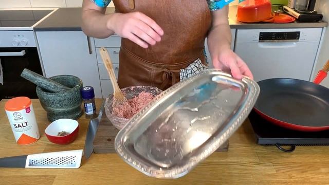 SWEDISH MEATBALL RECIPE | How To Make Traditional Swedish Meatballs