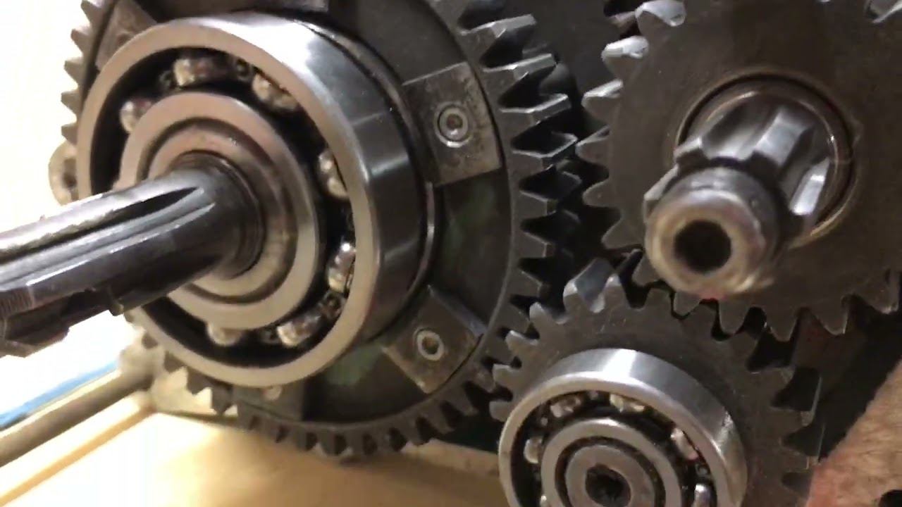 КАК РАБОТАЕТ РЕДУКТОР ОТ МОТОРОЛЛЕРА МУРАВЕЙ смотреть онлайн