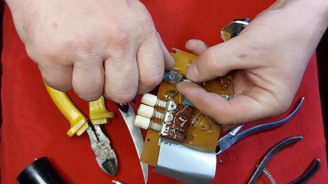 разборка самодельного счётчика Гейгера смотреть онлайн