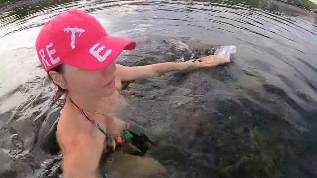 Иду окунуться в Баренцево море. Вода +8 смотреть онлайн