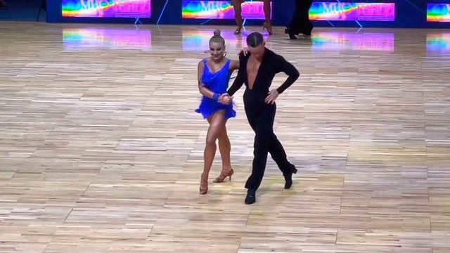Павел Ксенжик и Яна Савко Minsk Open 2021 Взрослые RS Cha-Cha-Cha смотреть онлайн