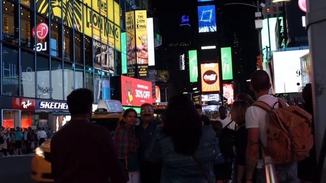 ОГРОМНЫЙ ПИТОН У МЕНЯ НА ШЕЕ /|\ НОЧНАЯ ЖИЗНЬ В МАНХЕТТЕНЕ | Johnny 4real смотреть онлайн