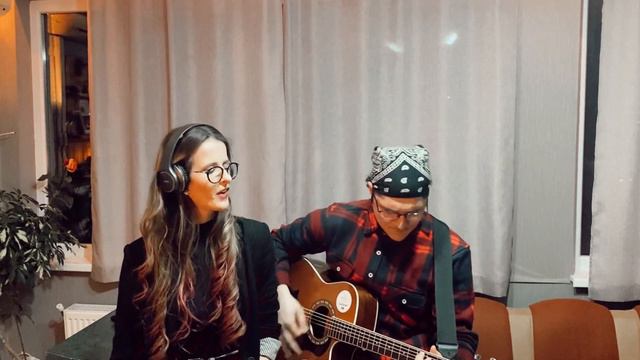Любомира Серафимова - "Моите кафеви очи" (acoustic cover) смотреть онлайн