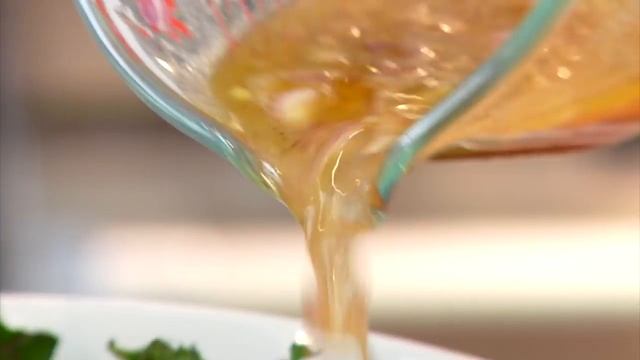 EASY KALE SALAD | with cranberries + walnuts смотреть онлайн