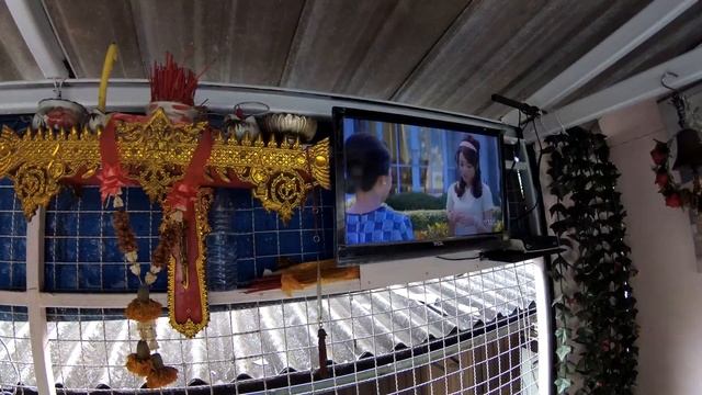 Тайская кухня - Чикен массаман, чем кормят в тайских кафе на улице? Вкусное тайское карри!