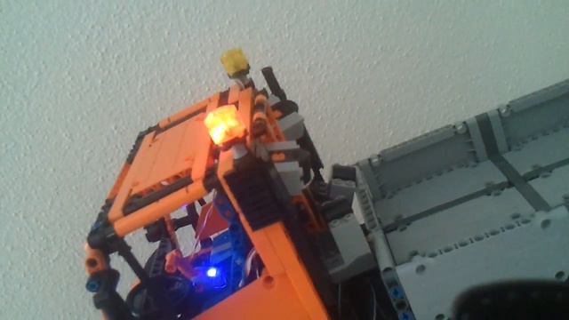 LEGO Technic 8110 - Unimog U400 - working exhaust - modified R/C смотреть онлайн