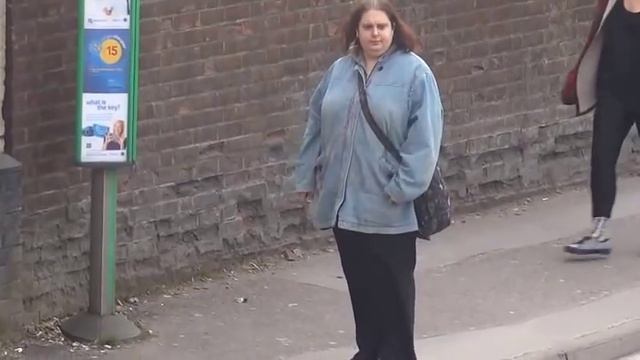 Eastleighs Got Talent - The Dancing Queen of the Bus Stop - Genuine Original смотреть онлайн