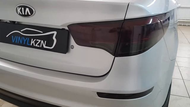 Затонировали задние фонари и катафоты Kia Rio виниловой пленкой смотреть онлайн
