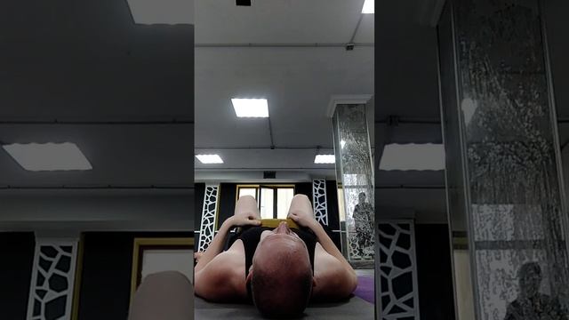 Ягодичный мост с отягощением в 15 кг. Фитнес. Кегелинг. Подъемы таза лежа. Лечебная ФК. ЛФК смотреть онлайн