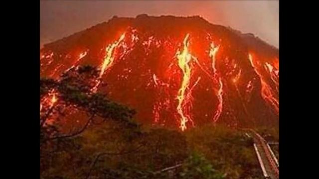 Indonesia Java earthquake of 6 5 magnitude, Bali Mount Agung volcano eruption: 13 killed смотреть онлайн