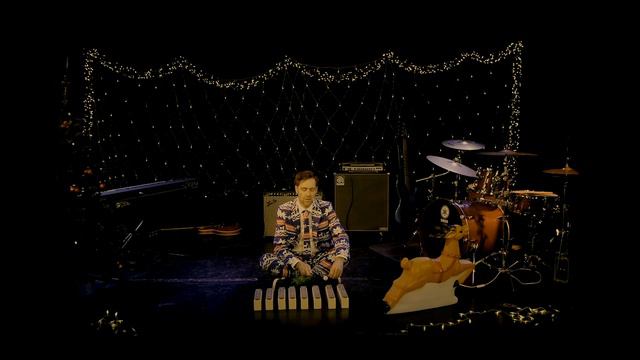 Have yourself a special little Christmas and a hopeful new year смотреть онлайн