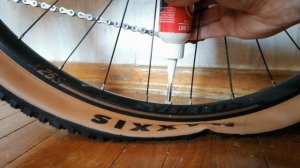 Как залить герметик в бескамерную покрышку ниппель presta 2023