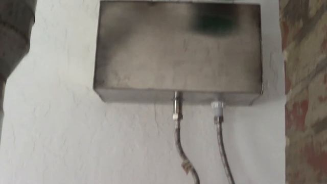 Домик у речки. Расширительный бак для отопления с арматурой и переливом. Своими руками. смотреть онлайн