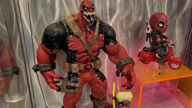 EPIC Universal Islands Of Adventure Marvel Statue Store Tour 2021! смотреть онлайн