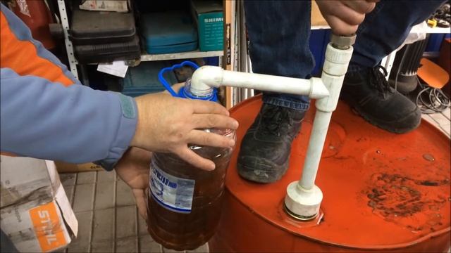 Самый элементарный насос для бочки из водопроводной трубы. смотреть онлайн