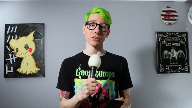 We NEED to Talk about the MGK Razor Guitar... смотреть онлайн