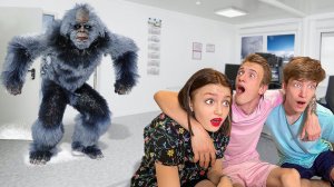 СНЕЖНЫЙ ЧЕЛОВЕК Напал на Нас ! Выжить в лесу 24 часа!