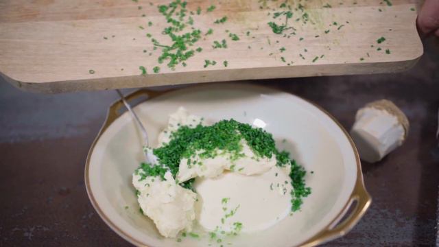 In der Küche mit Tici: Lachsröllchen mit Frischkäse und Rucola смотреть онлайн