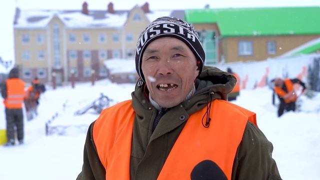 На Ямал вернулась зима - обильный снегопад засыпает Яр-Сале смотреть онлайн