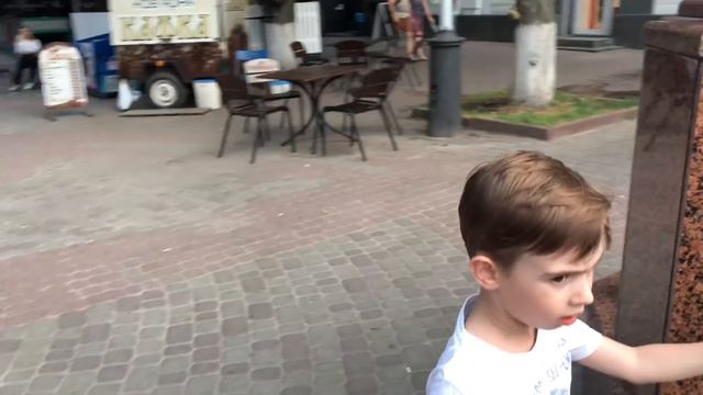 ВЛОГ: - ЧЁРНЫЙ РОТ / ДИСКОТЕКА ДЛЯ СТАРИКОВ / ПОЛТАВА / Женя и Катя - EE Family смотреть онлайн