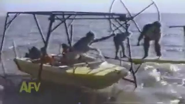 Падение с лодок смотреть онлайн