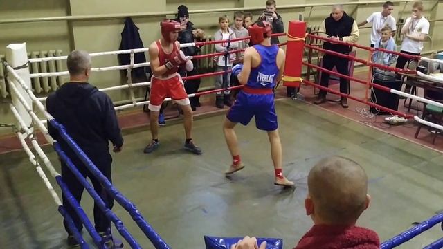 2019 11 30  Назар Кузнецов (син угол).Т-р в   г. Изюме , ГДК, спортзал.