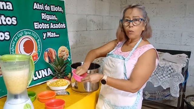 Atol de Piña Salvadoreño. plaza Ojo de Agua. Café Luna. смотреть онлайн