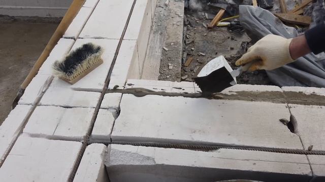 Дом с Гаражом. Залили поздней осенью фундамент. Рассказываем о НЮАНСАХ кладки газобетона. смотреть онлайн