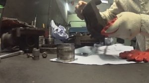 Разборка и сборка суппорта, проверка пыльников на Хонда-Аккорд