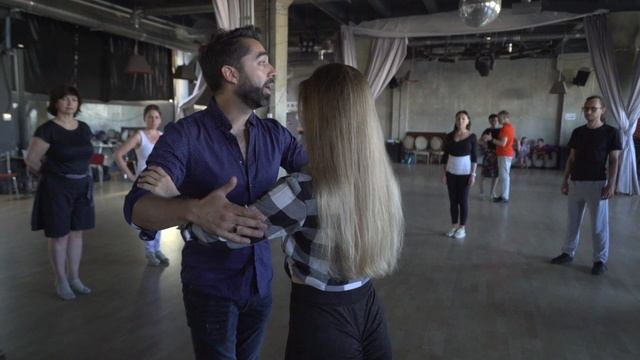 Дамиан Мечура и Александра Машина. Аргентинское танго для начинающих смотреть онлайн