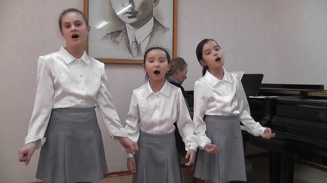 В.Смирнов «Милая мама». Исполнитель Трио Анна Ленкова, Виктория Бемебеева, Данара Мальцева смотреть онлайн