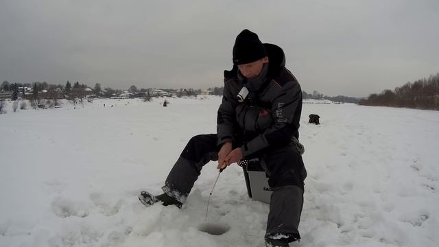 СНАСТЬ для ТЕЧЕНИЯ. ОБУРИЛИ на рыбалке на ОКЕ, январь 2022. смотреть онлайн