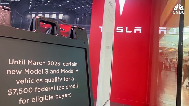 Why EV Sales Are Falling | CNBC Marathon смотреть онлайн