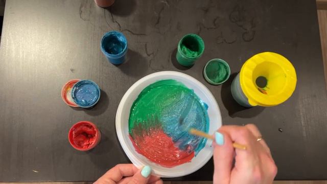 Чем занять малыша? Делаем хамелеона из одноразовых тарелок смотреть онлайн