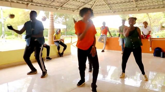 GROOVY DANCE CLASS PART 2 - Omah Lay - Godly Choreography смотреть онлайн
