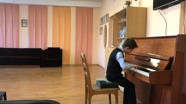Р Хейф "У памятника герою" смотреть онлайн