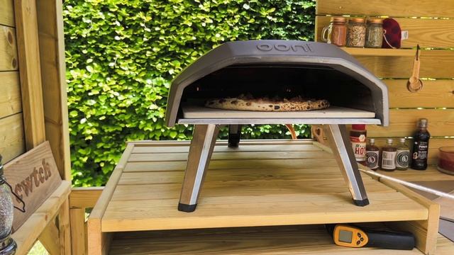 Do this to cook an 80 Second Ooni KODA 12 Meatball Pizza. смотреть онлайн