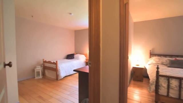 19 Shepherd Rd, Whitby, Home for sale смотреть онлайн