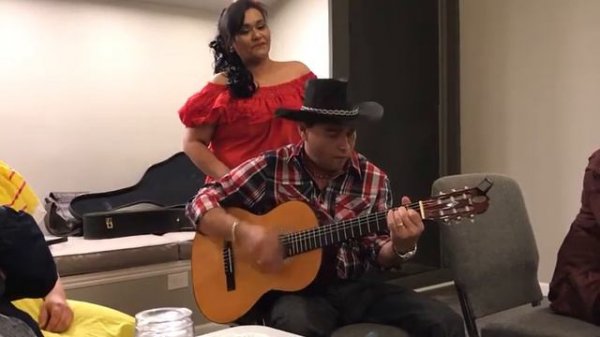 Te quiero mucho mi viejo. Guitarra hohner hc06