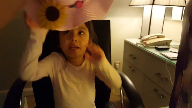 Обзор игрушек DORA (Даша путешественница), Sofia The First (София Прекрасная), Barbie (Барби) смотреть онлайн