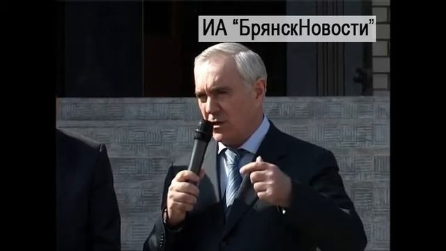Замполпреда Президента в ЦФО назвал жилой комплекс «Речной» в Брянске фантастическим смотреть онлайн