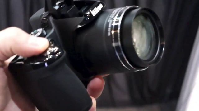 Nikon Coolpix P520 and L820 Hands-On | Engadget смотреть онлайн