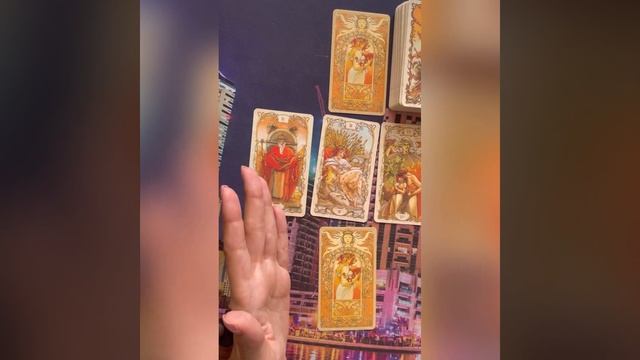 Taro Online Расклад на три месяца, карьера/отношения￼ смотреть онлайн