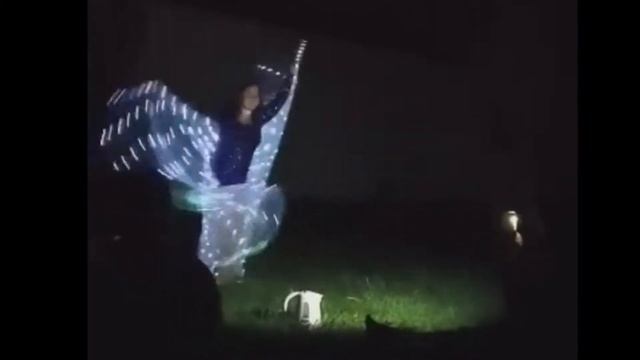 Танец "Звездное небо" Студия "Рокослана" Восточный танец живота со светодиодными крыльями смотреть онлайн